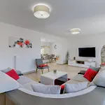Villa Oasis House With Pool Near Center