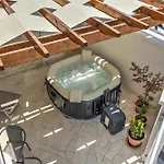 Oasis House With Pool Near Center Villa *