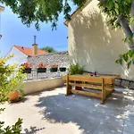 Villa Oasis House With Pool Near Center