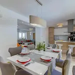 Villa Oasis House With Pool Near Center Novi Vinodolski