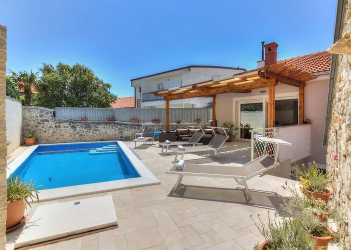 빌라 Oasis House With Pool Near Center *