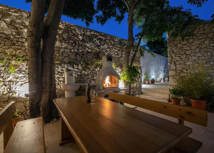 Oasis House With Pool Near Center Villa