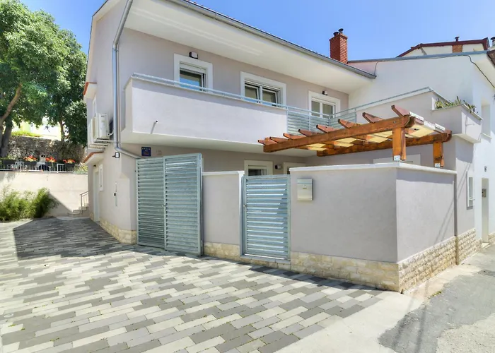 Oasis House With Pool Near Center * 노비비노돌스키