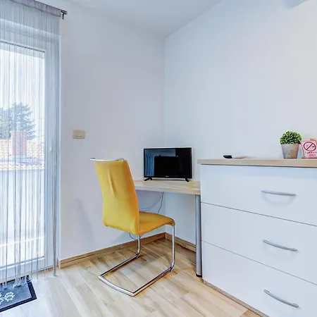 Oasis House With Pool Near Center Novi Vinodolski