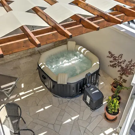 Oasis House With Pool Near Center Vilă *