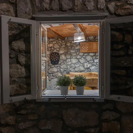 Vilă Oasis House With Pool Near Center Novi Vinodolski