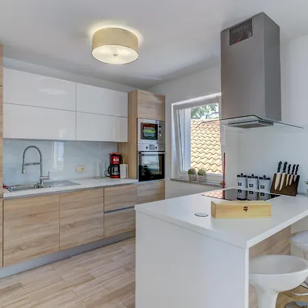 Oasis House With Pool Near Center Novi Vinodolski