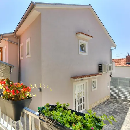 Willa Oasis House With Pool Near Center Novi Vinodolski