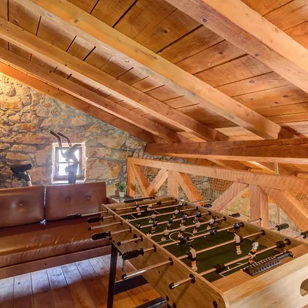 Oasis House With Pool Near Center