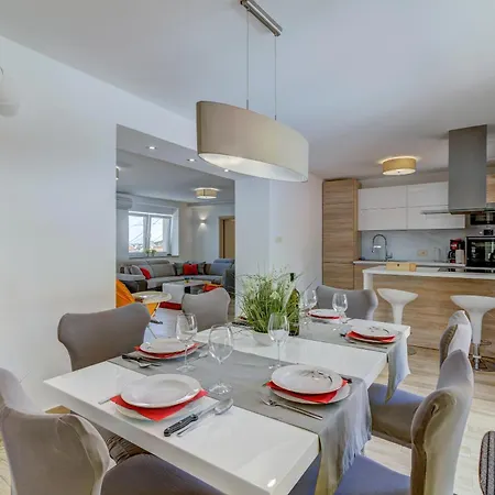 Willa Oasis House With Pool Near Center Novi Vinodolski