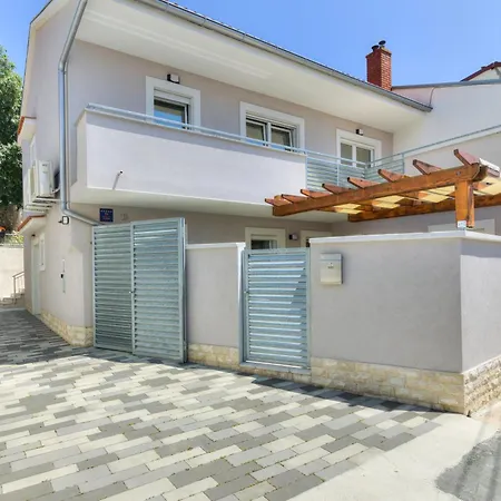 Oasis House With Pool Near Center * Novi Vinodolski