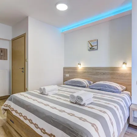 Willa Oasis House With Pool Near Center *